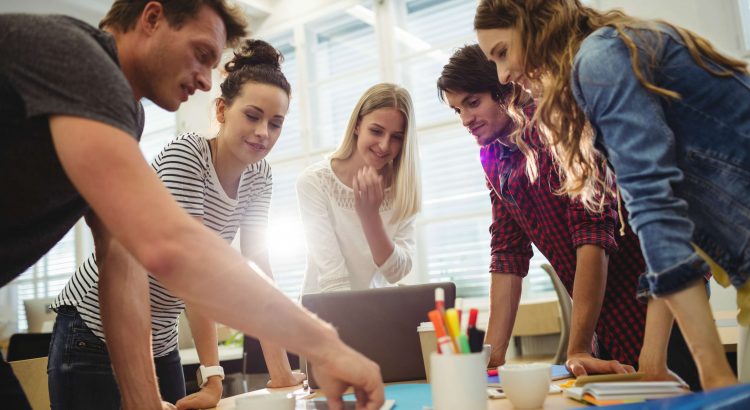 Atendimento na prática: do briefing à entrega.